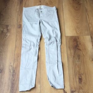 Women’s Hollister Jeans Size 0R. Excellent Shape.